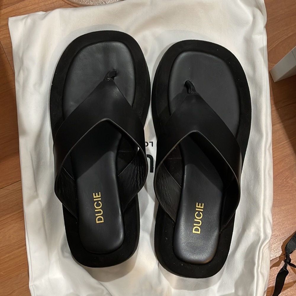 Ducie Liv sandals